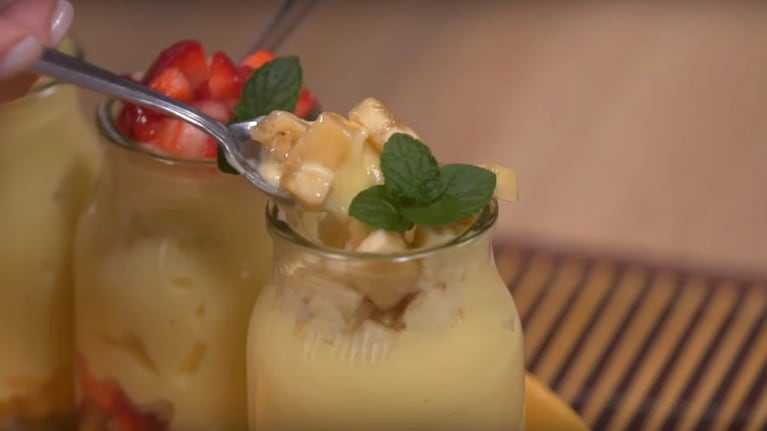 Cremitas de vainilla de banana, frutilla y ananá: la receta que combina de forma única estos sabores