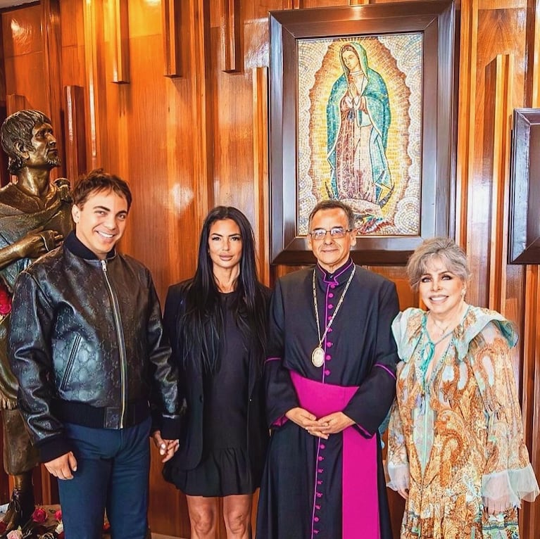 Cristian Castro, Mariela Sánchez y Verónica Castro.