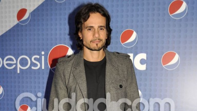 Cristian Sancho eligió un look elegante para los recitales (Foto: Jennifer Rubio).