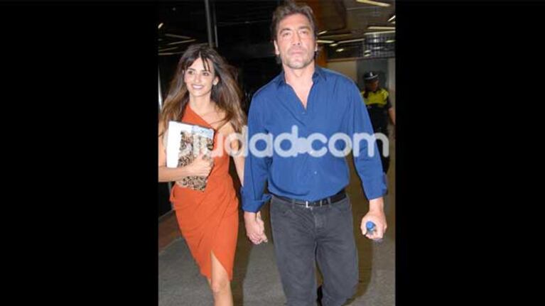 Cruz y Bardem, caminando por la Calle de las estrellas. (Foto: Southern Press).