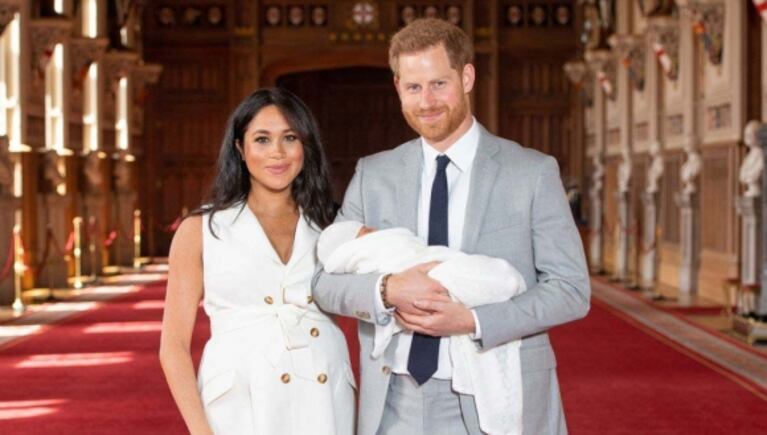 Cuál va a ser el sueldo mensual de la niñera que cuide a Archie, el hijo de Meghan Markle y el príncipe Harry