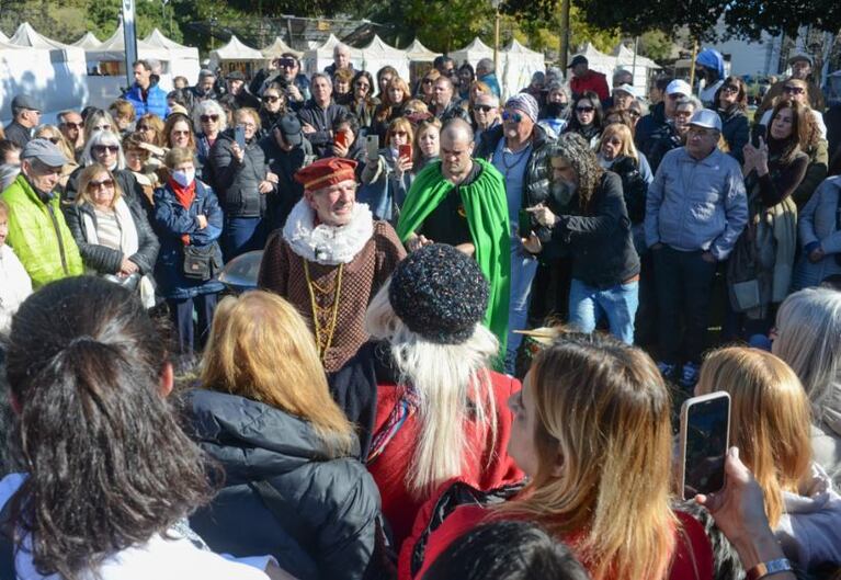 Cuánto gana Pablo Alarcón actuando a la gorra en Plaza Francia