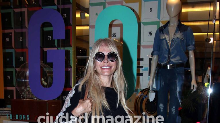 Cumbre de famosas en un divertido evento de moda (Foto: Movilpress)