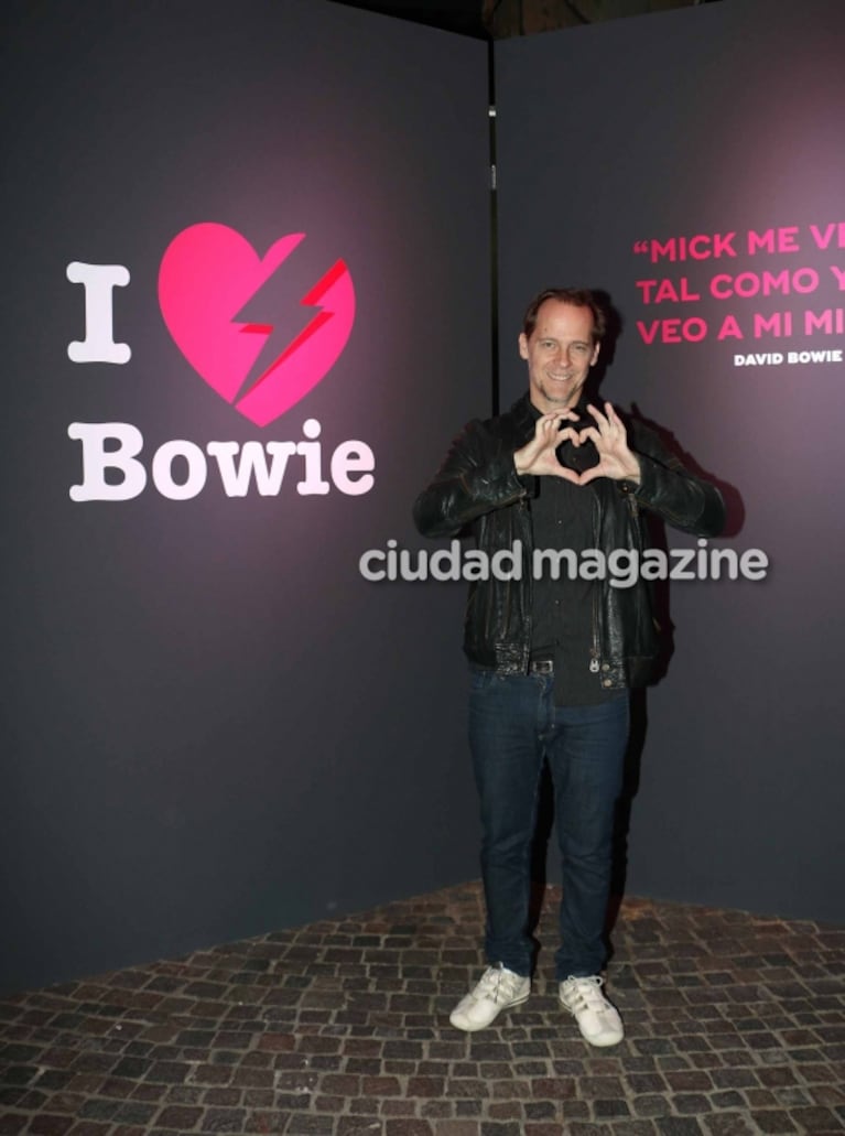 Cumbre de famosos cool en la muestra fotográfica de David Bowie