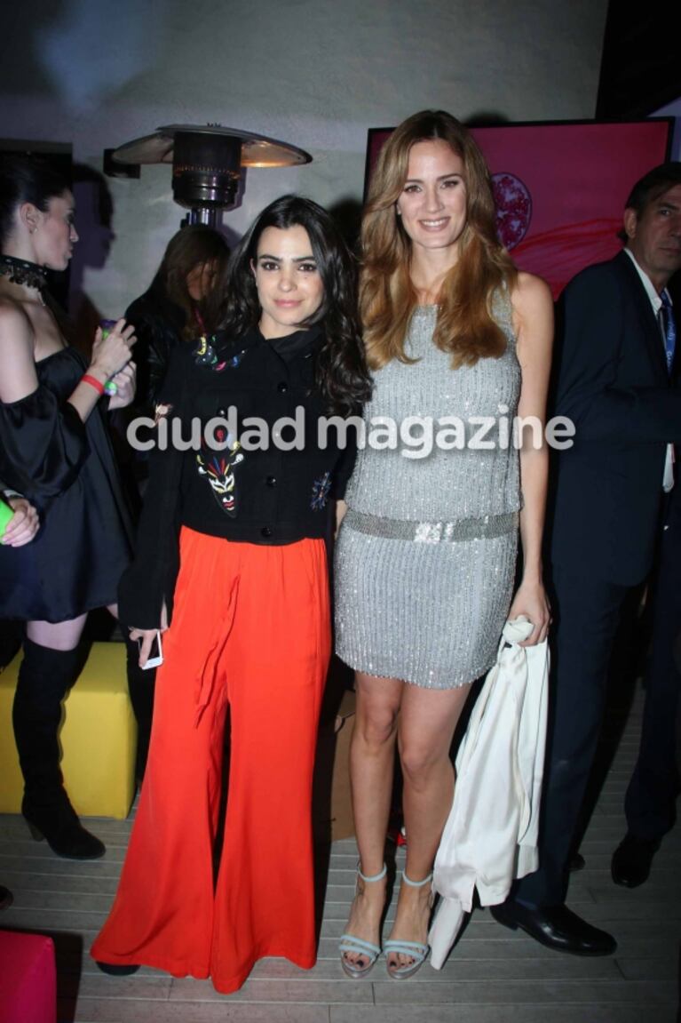 Cumbre de galanes y diosas en un evento top: ¡las mejores fotos y todos los looks!