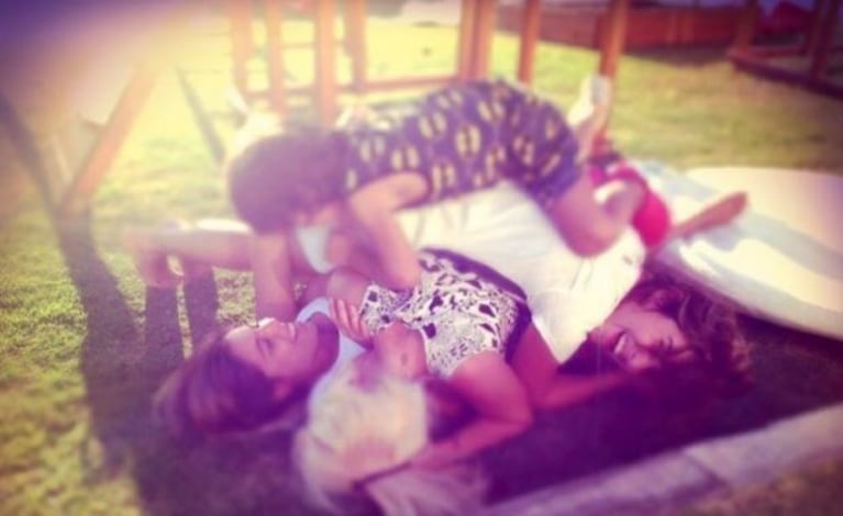 Dalma Maradona jugando con su sobrino y su hermana. (Foto: Twitter)