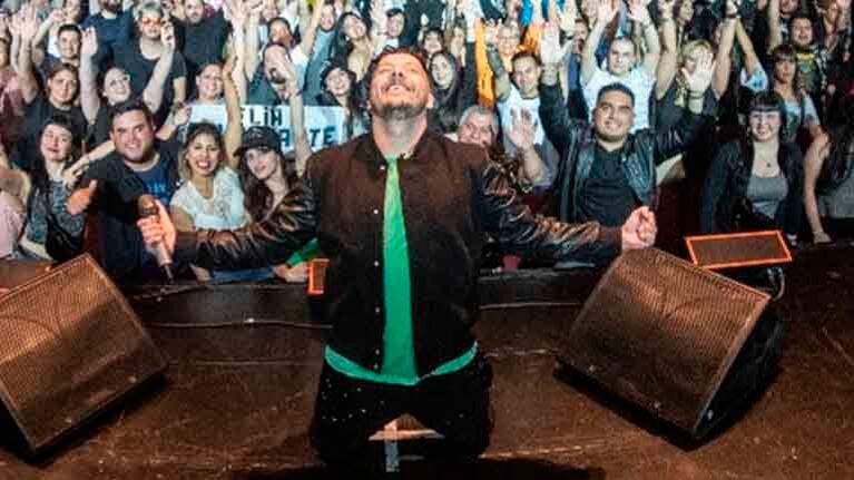 Damián Córdoba conquistó la calle Corrientes y adelantó sus nuevas canciones en el Opera