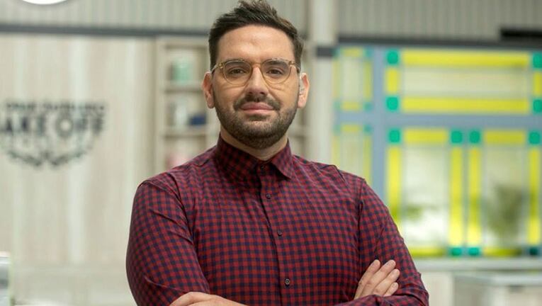 Damián cree que aún no vivió su primer amor.