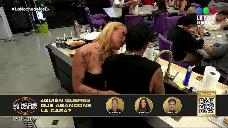 Danelik Star y Brian Sarmiento coquetearon en la cocina de Gran Hermano.