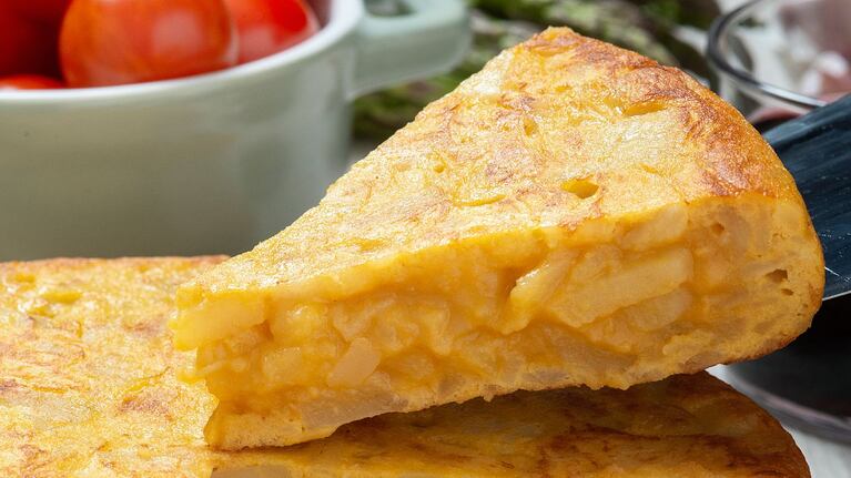 Dani García, chef: para que la tortilla de papas quede más jugosa hay que agregar un ingrediente inesperado. Foto: Cucinare TV