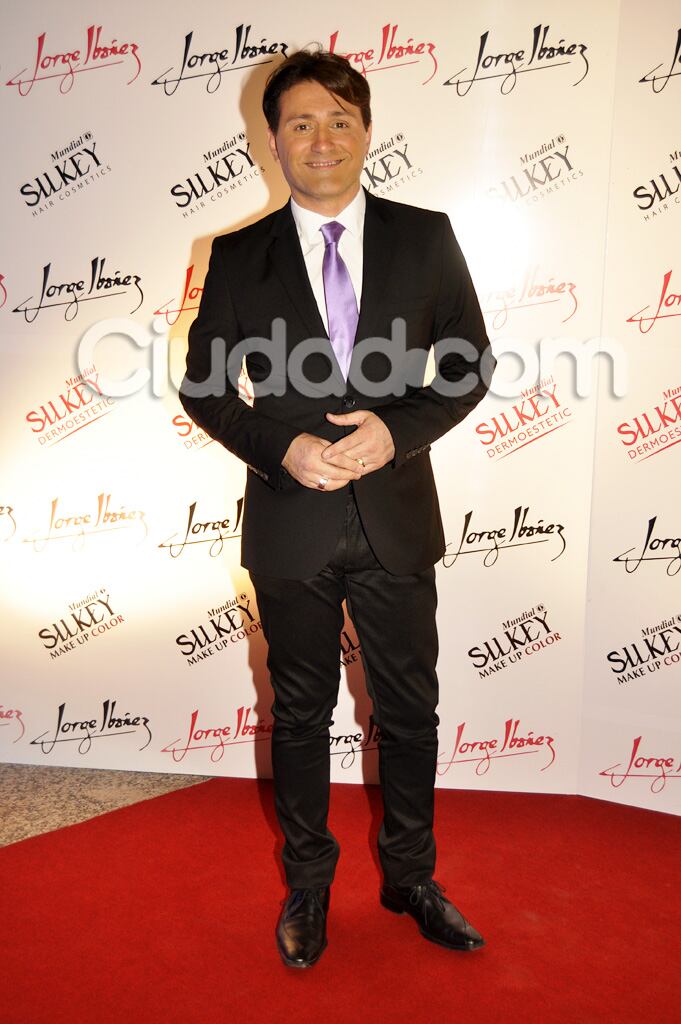 Daniel Gómez Rinaldi, muy elegante en el desfile de Jorge Ibáñez. (Foto: Jennifer Rubio-Ciudad.com)