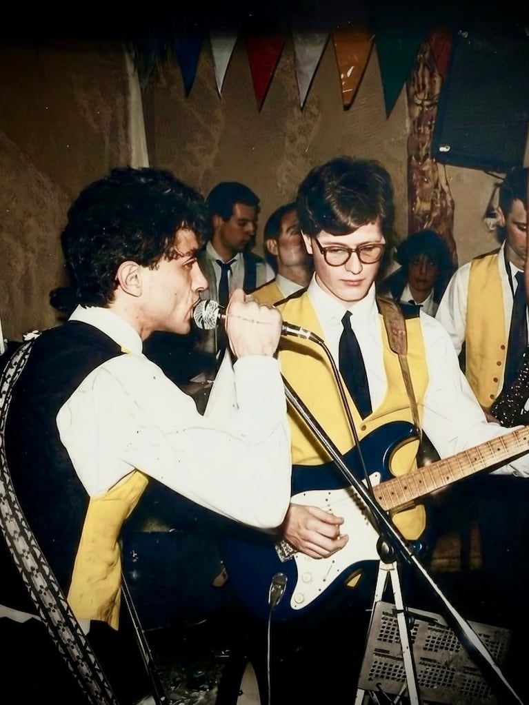 Daniel Melingo con Pipo Cipolatti y Los Twist. Crédito: Instagram