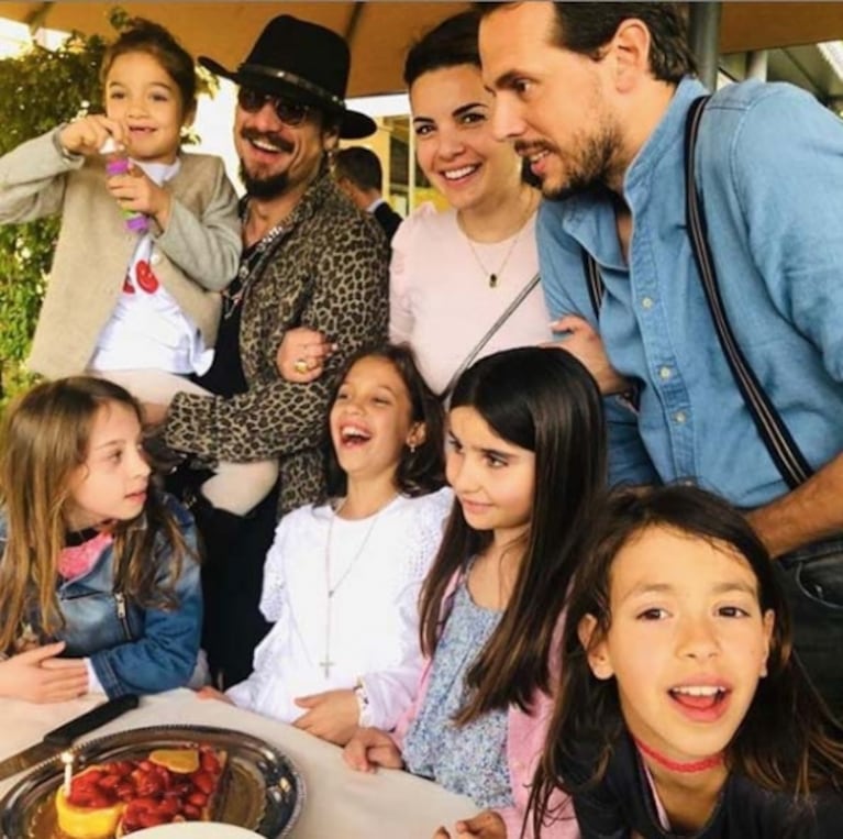 Daniel Osvaldo celebró en Italia la comunión de su hija Victoria: "La familia reunida, por el bien de nuestros hijos"