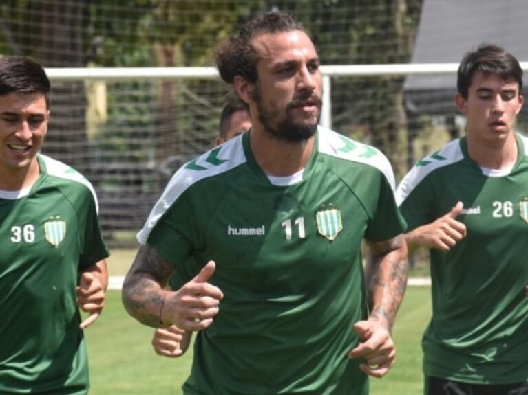 Daniel Osvaldo contó que esta noche anunciará "una gran noticia": ¿hablará de Jimena y de sus "faltazos" a los entrenamientos de Banfield?