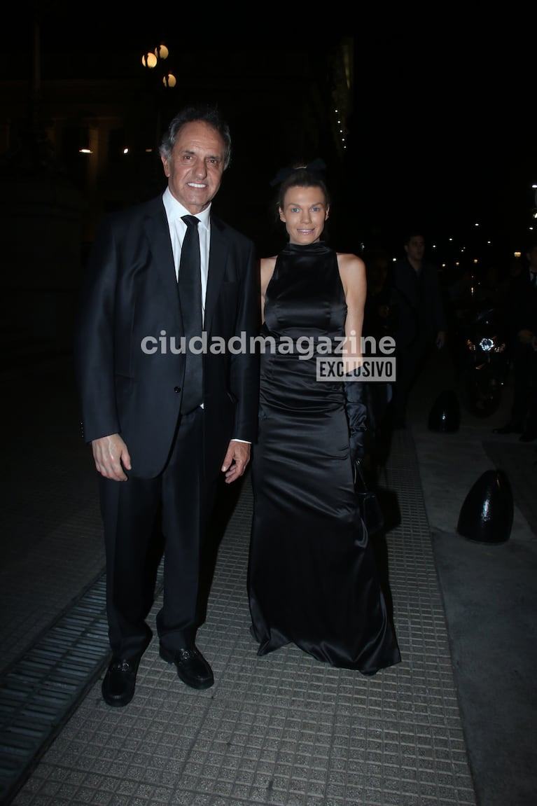 Daniel Scioli y Gisela Berger en el Teatro Colón (Foto: Movilpress).
