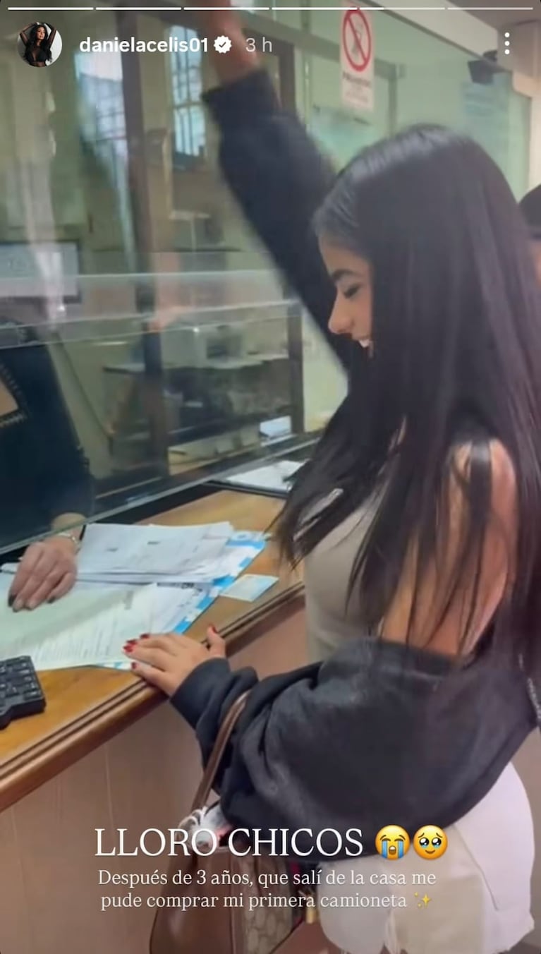 Daniela Celis celebró la compra de su primera camioneta (Foto: Instagram/@danielacelis01).