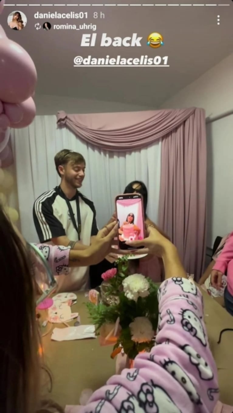 Daniela Celis celebró su cumpleaños con una pijamada rosa. Credito: Instagram/@danielacelis1