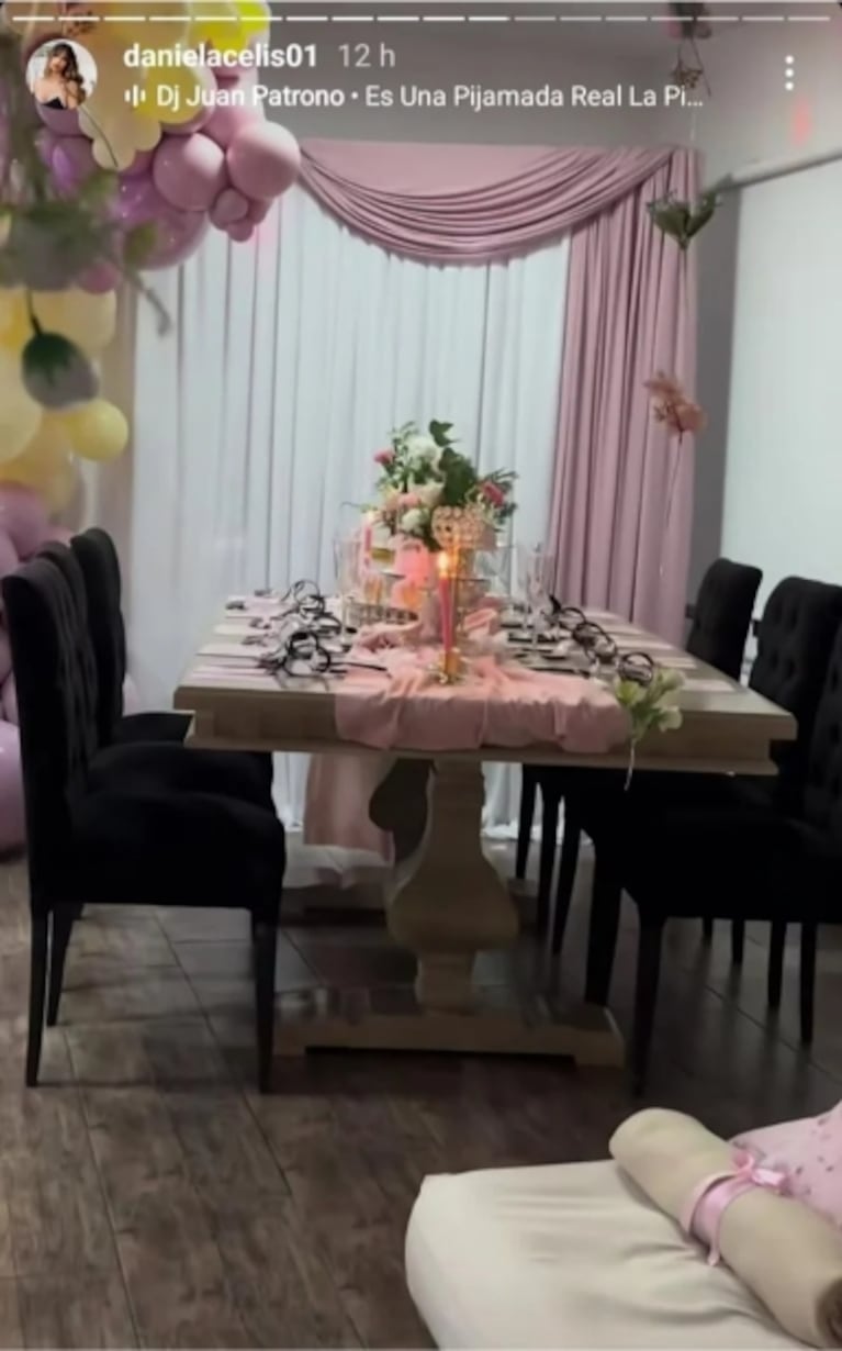 Daniela Celis celebró su cumpleaños con una pijamada rosa. Credito: Instagram/@danielacelis1