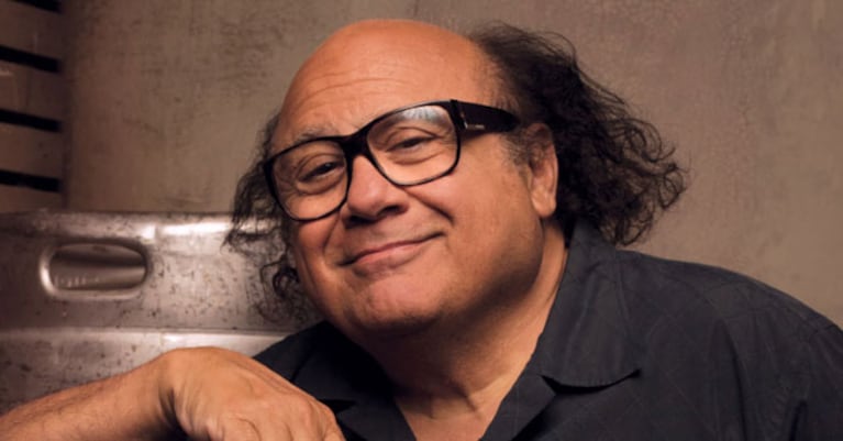 Danny DeVito fue la sensación en una fiesta de graduación