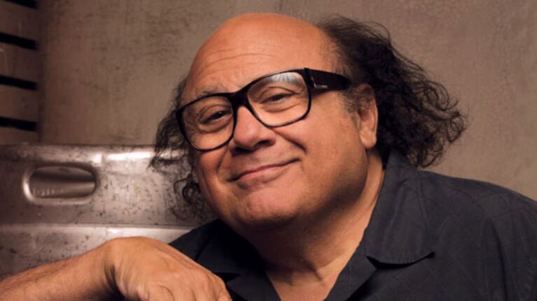 Danny DeVito fue la sensación en una fiesta de graduación