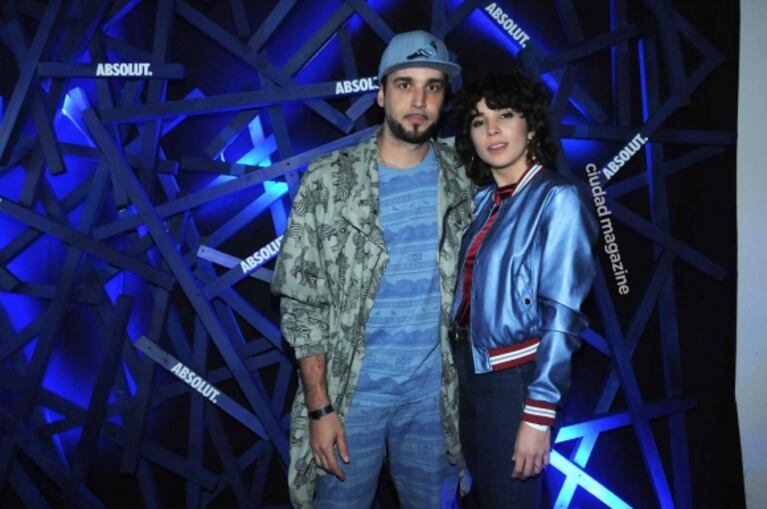 Dante Spinetta, súper cómplice con una bella actriz en un evento