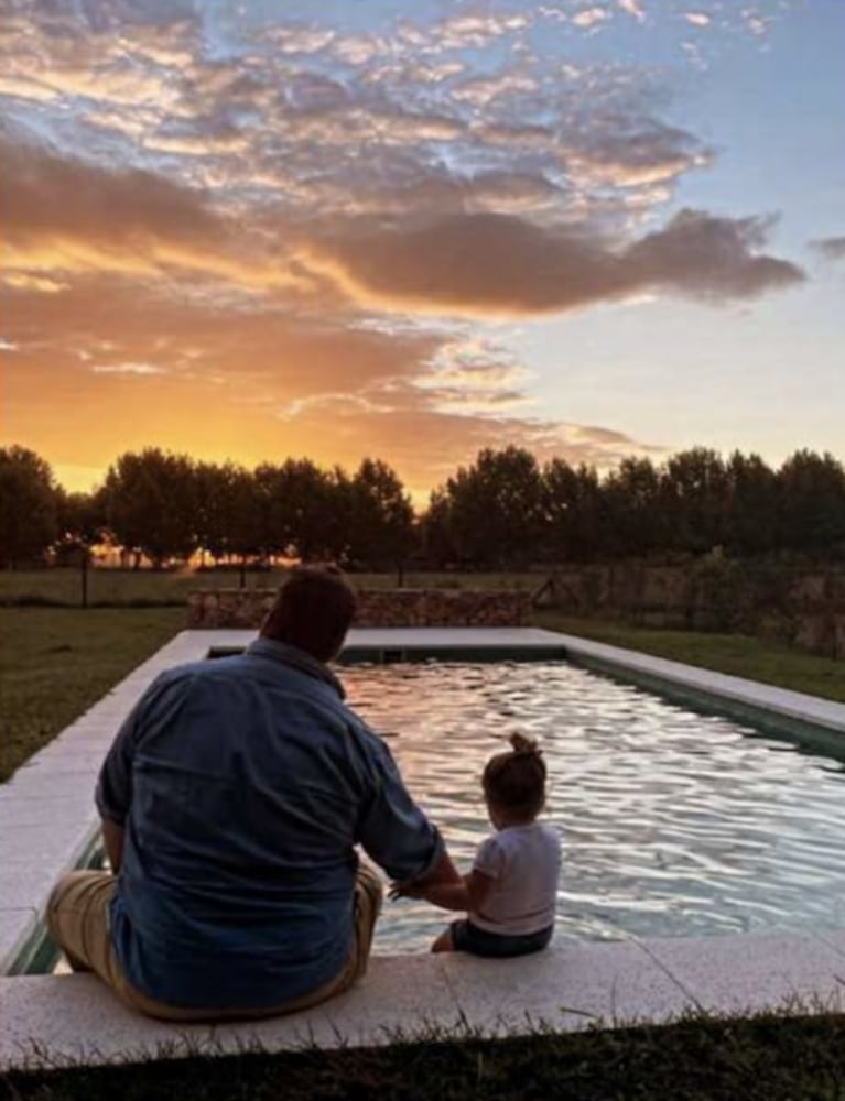 Darío Barassi mostró las fotos de su nueva casa: inmenso jardín, piscina y laguna artificial