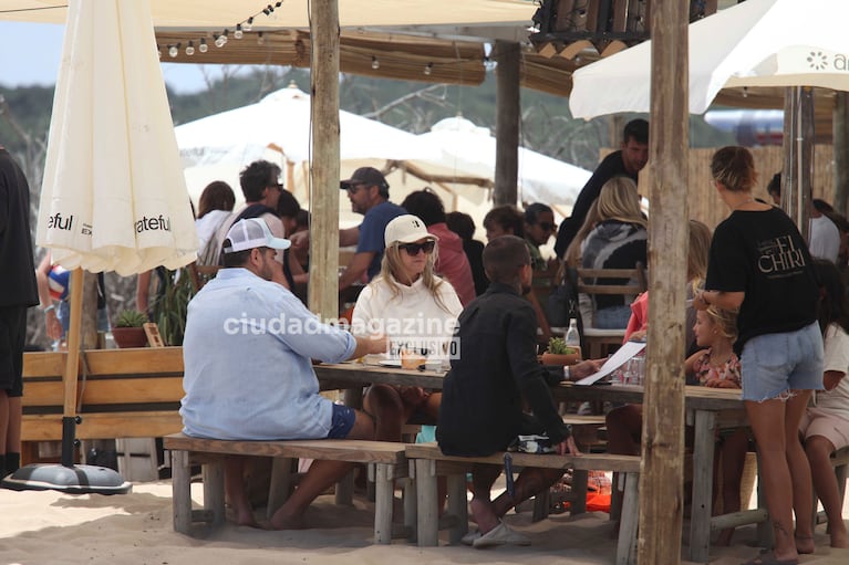 Darío Barassi y Lucía Gómez Centurión en Punta del Este (Foto: RS Fotos).