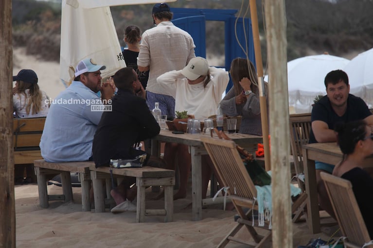 Darío Barassi y Lucía Gómez Centurión en Punta del Este (Foto: RS Fotos).