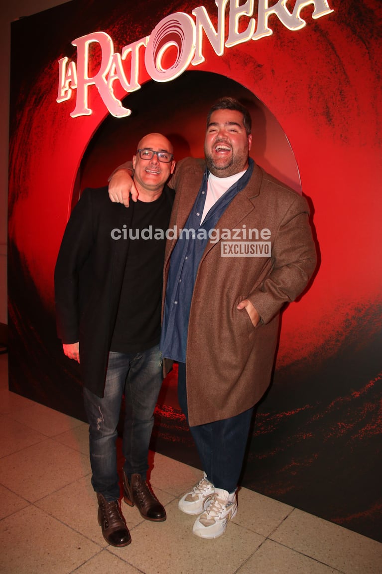Darío Barassi y Sebatián Presta en el estreno de La Ratonera (Foto: Movilpress).