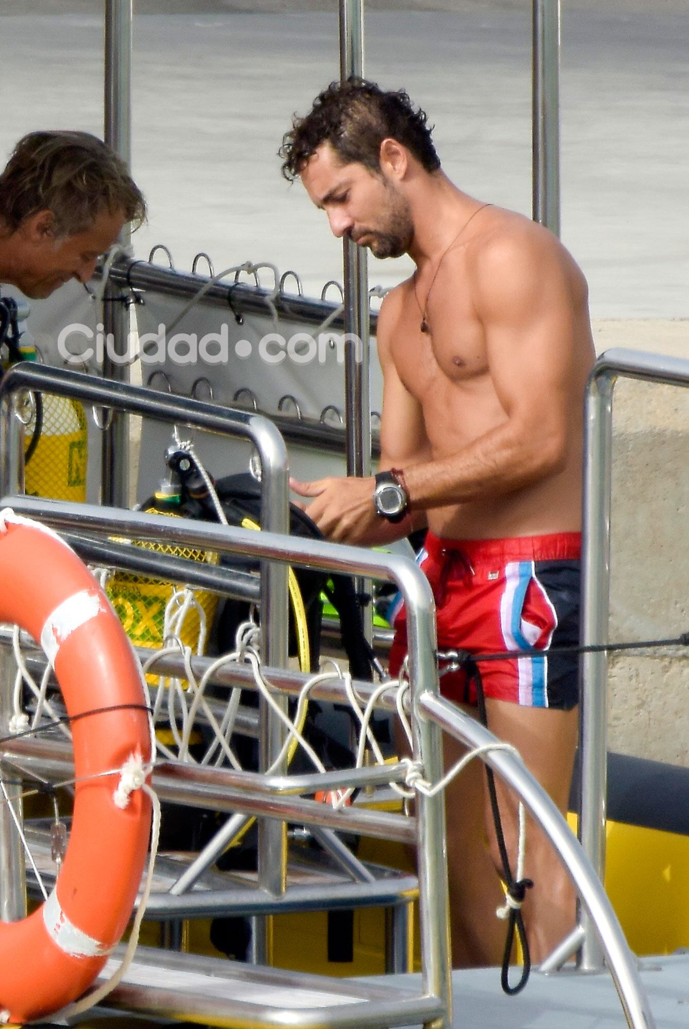 David Bisbal lució su lomazo en Mallorca (Fotos: Grosby Group). 