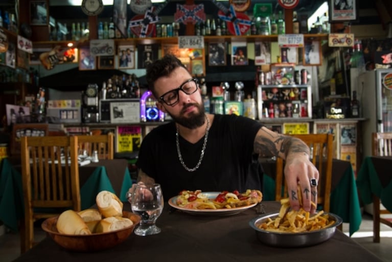 De Barrio 2: el boliche de Almagro, donde las milanesas son puro rock 