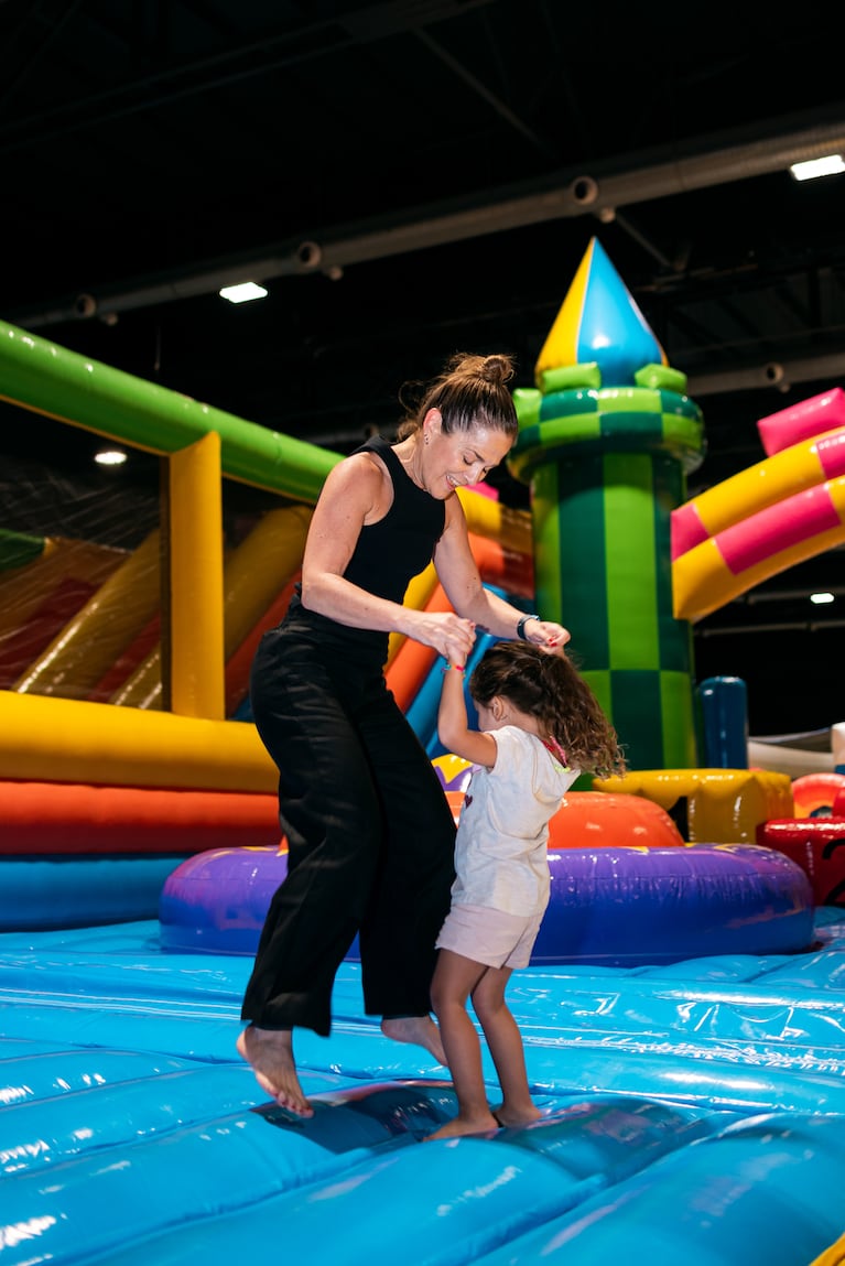 De Cinthia Fernández a Celeste Cid, Panam y Marley: los famosos con sus hijos en un parque inflable