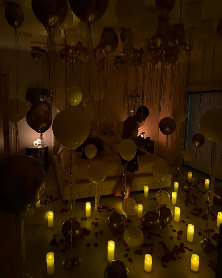 De Paul recordó la romántica sorpresa que preparó para Tini: globos, velas y pétalos para Tini.
Fuente: Instagram @rodridepaul