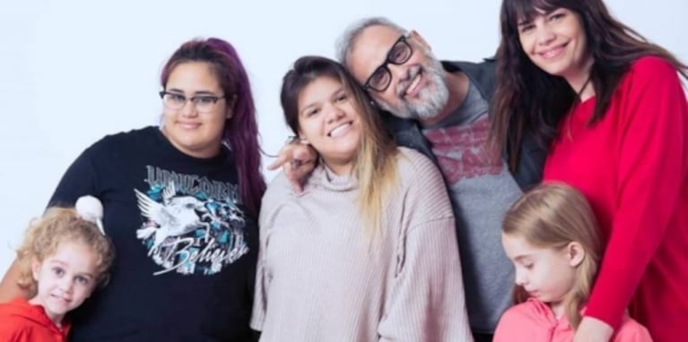 De qué trabaja Rocío Rial, la hermana de Morena: bajo perfil y sostén de su papá