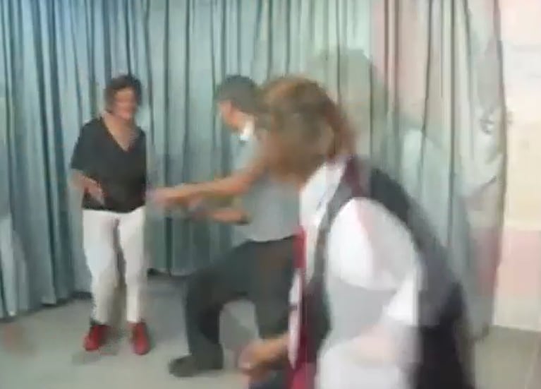 De Rosalía se burlaron por bailar "en contramano".
