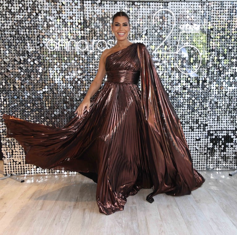 De Sandra Borghi a Cristina Pérez y Flor de la Ve: los looks de las famosas en un desfile exclusivo