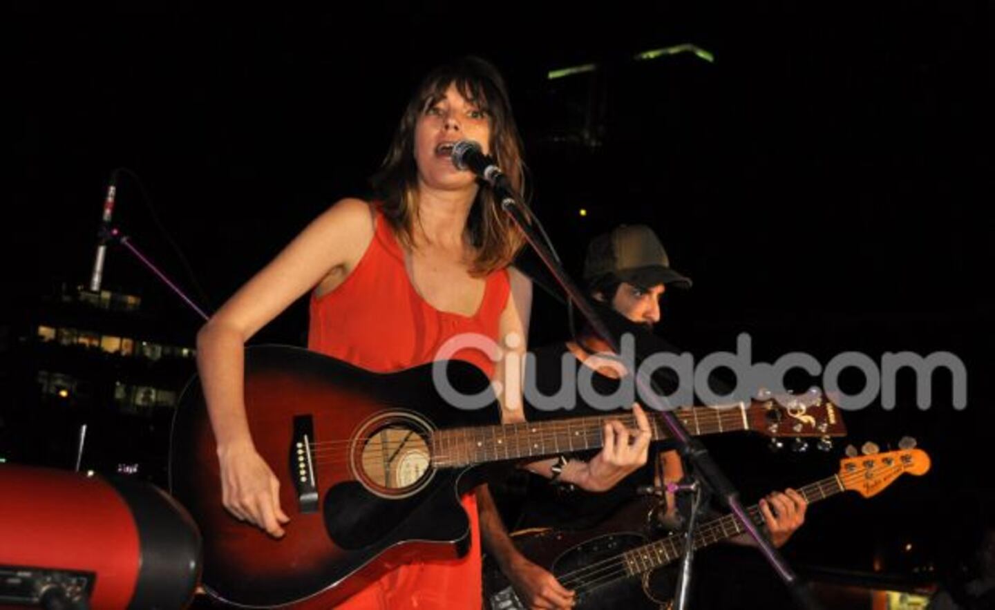 Debroah de Corral tocó con su banda en San Valentín (Foto: Jennifer Rubio).