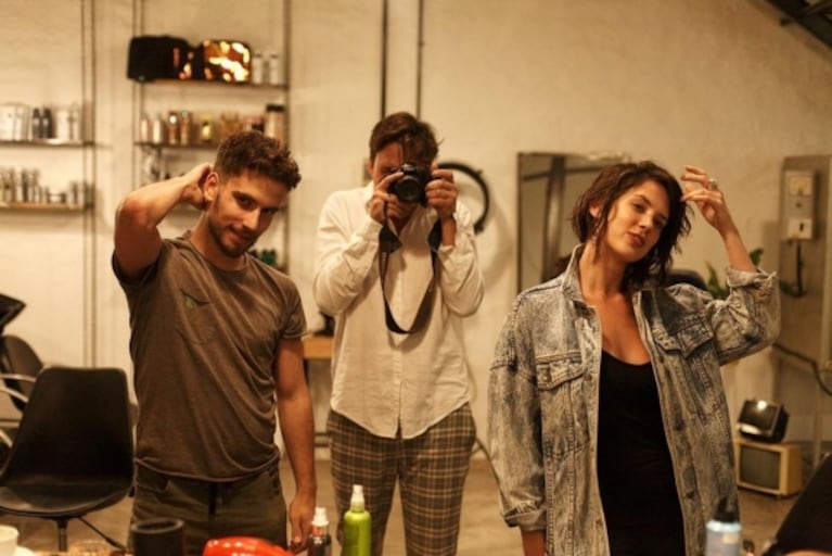 Delfina Chaves y Albert Baró, juntos en la peluquería para renovar sus looks