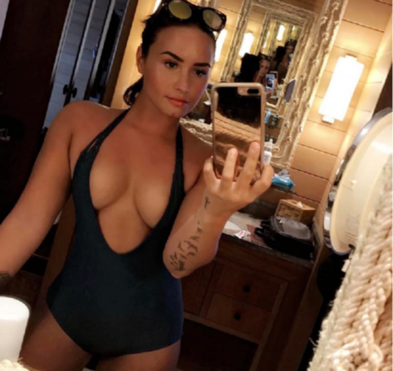 Demi Lovato causa furor entre sus fanáticos con sus sensuales fotos 
