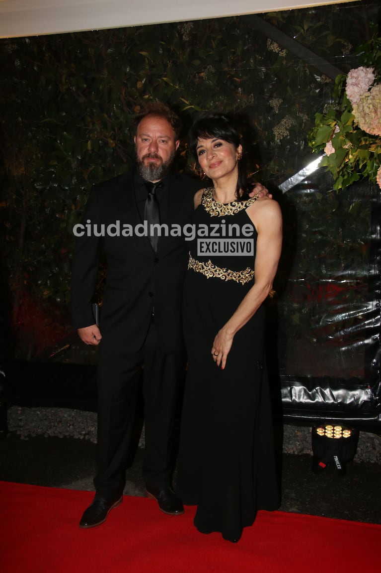 Denis Yara y Anita Martínez y su pareja en la boda de Andrea Ghidone y Pablo Otero. (Foto: Movilpress)