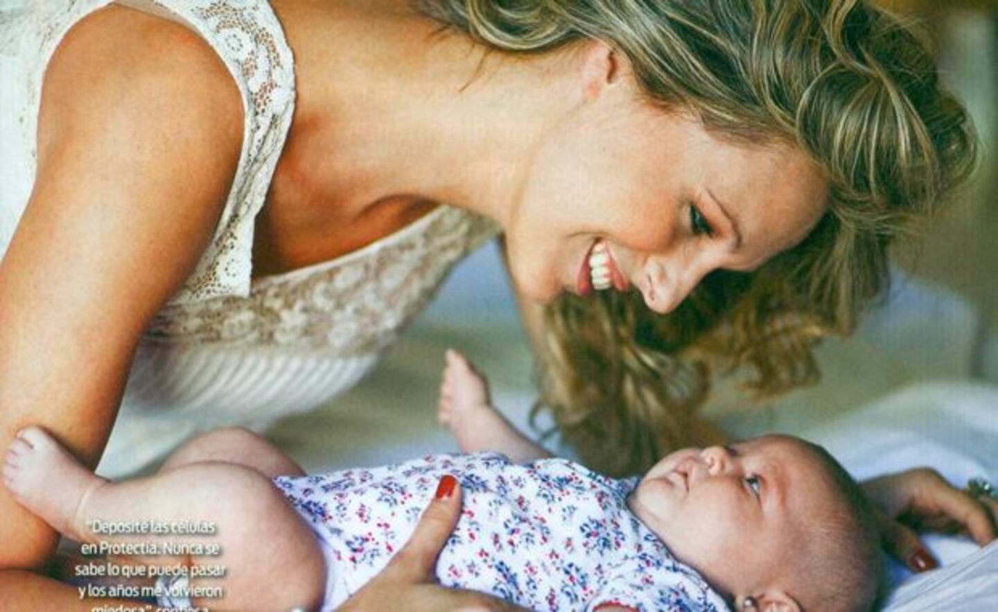 Denise Dumas, enamorada de su hija Francesca. (Foto: ¡Hola!)