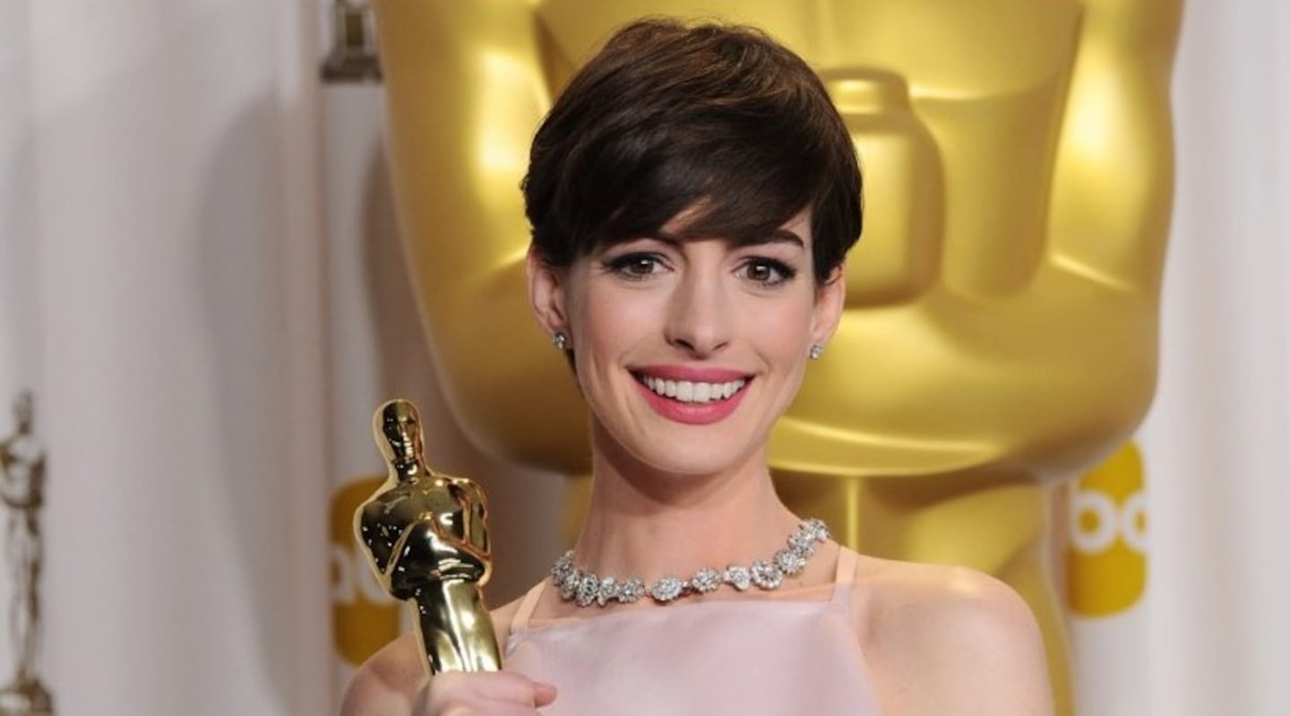 Descubrí por qué Anne Hathaway no se alegró al recibir el Oscar