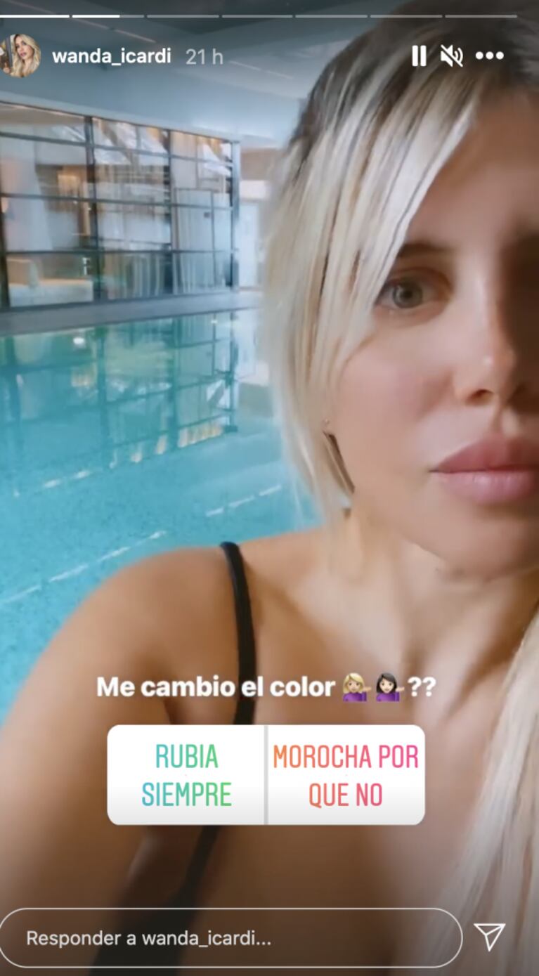 Desde la peluquería, Wanda Nara invitó a sus seguidores a votar si se mantiene rubia o se tiñe de morocha