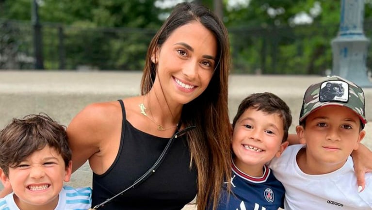 Desde París, Antonela Roccuzzo compartió inéditas fotos con sus hijos con Lionel Messi.