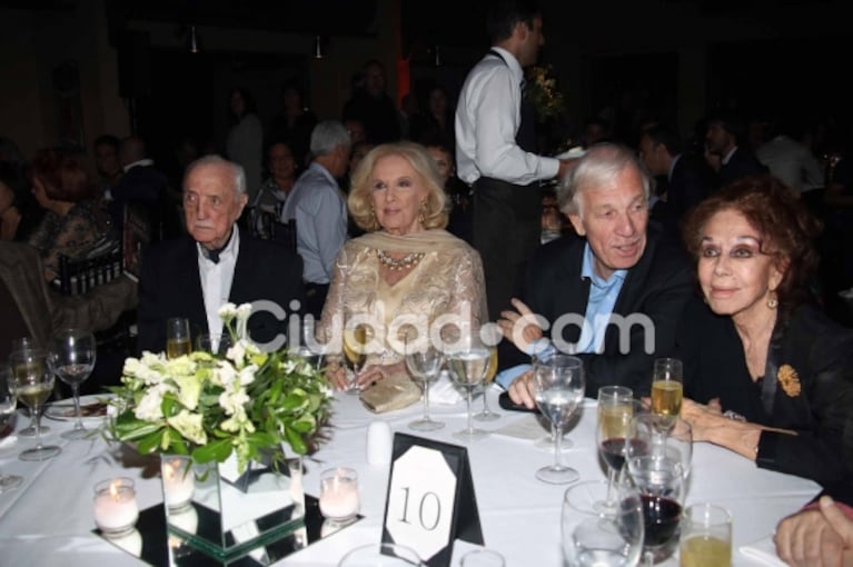 Desfile de celebrities en el festejo por los 60 años de Carlos Rottemberg