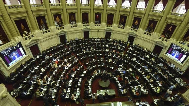 Detectaron dos casos de coronavirus en el Congreso y lo cerraron para desinfectar