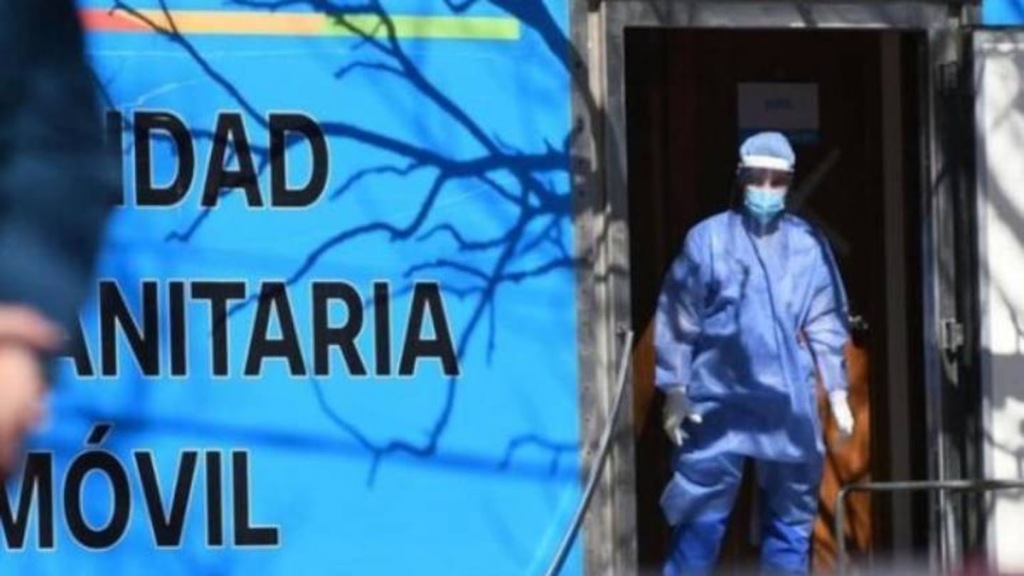 Detienen a falso médico de 19 años que se desempeñó en centro de emergencia sanitaria en Córdoba