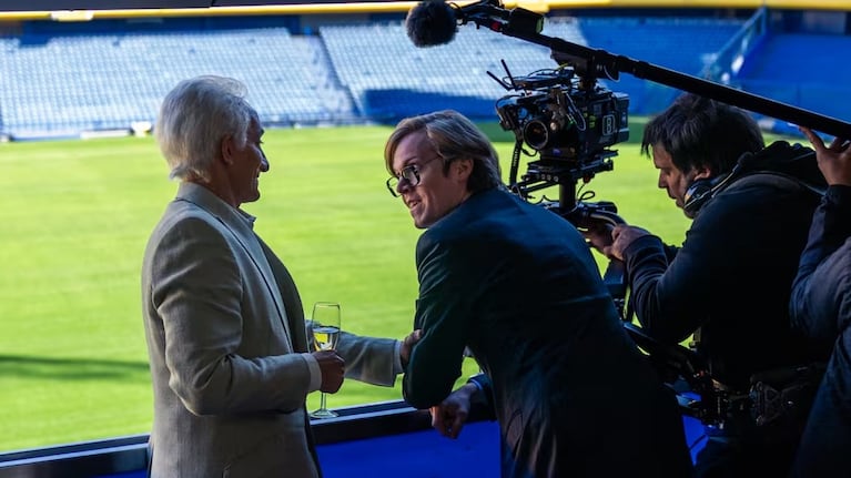 Detrás de escena de la serie en un estadio de fútbol.