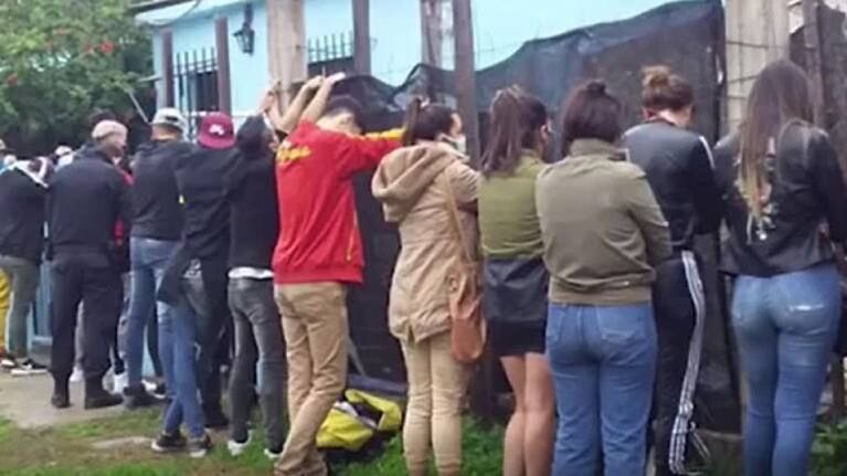 Detuvieron a 24 jóvenes que festejaban un cumpleaños en una casa de Lanús en plena cuarentena