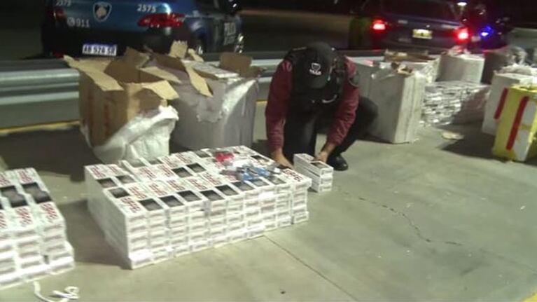 Detuvieron a un hombre que contrabandeaba más de 1000 atados de cigarrillos
